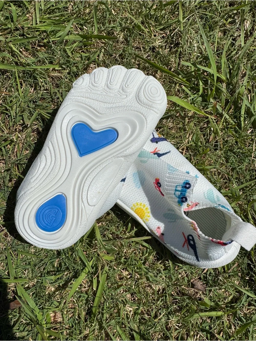 NEW Toddler Water Shoes with Colorful Vehicle Print Size 8